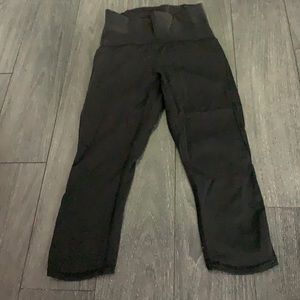 Lululemon cropped leggings (black)